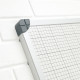 Pizarra de acero vitrificado blanco con cuadrícula y marco de aluminio planning sisplamo de 60x90 cm.