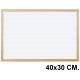 Pizarra de melamina blanca con marco de madera de pino q-connect en formato 40x30 cm.