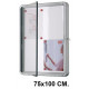 Vitrina de anuncios con fondo metálico blanco y marco de aluminio nobo premium plus, 75x100 cm.